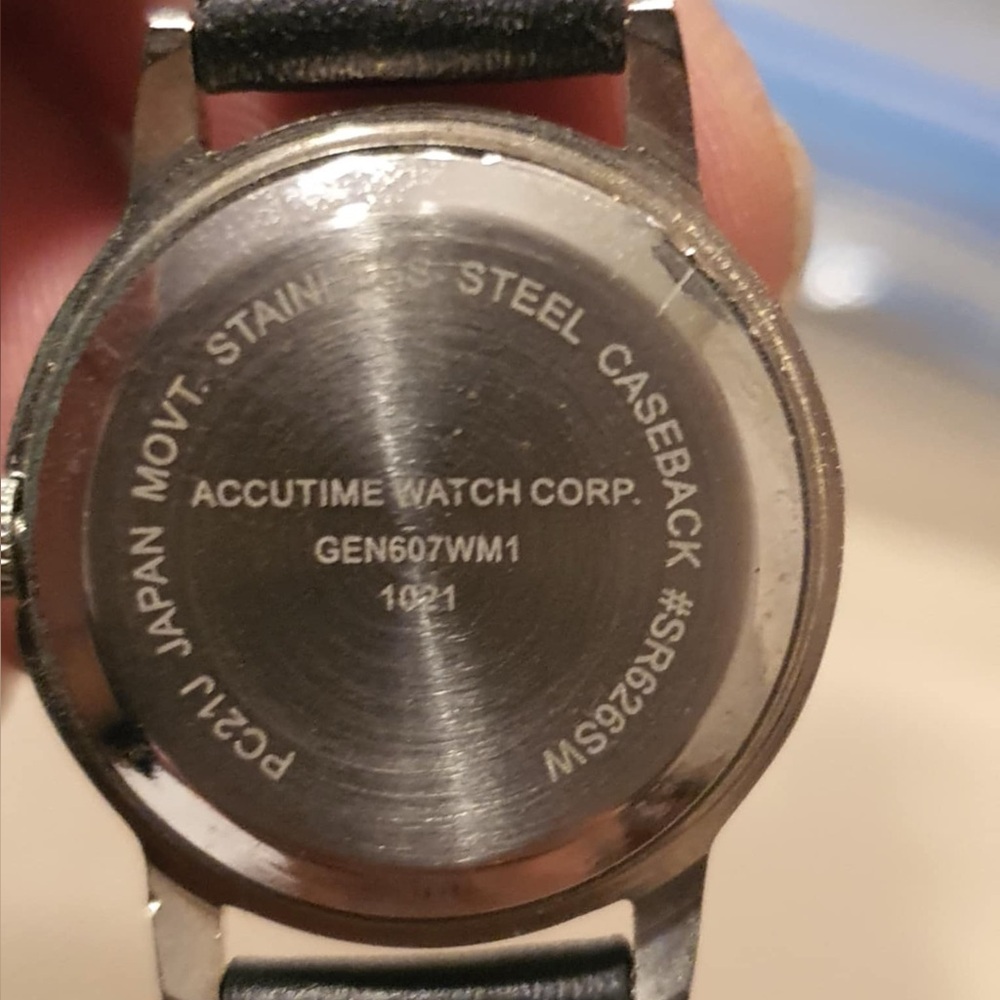 🦋10/$20🦋 Accutime Silver/White Leather Easy Reader Women's Watch - Picture 4 of 4